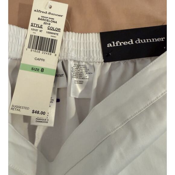 Alfred Dunner Cotton Blend Capri NWT White Elastic Waist Design Casual Size 8 - Picture 3 of 4